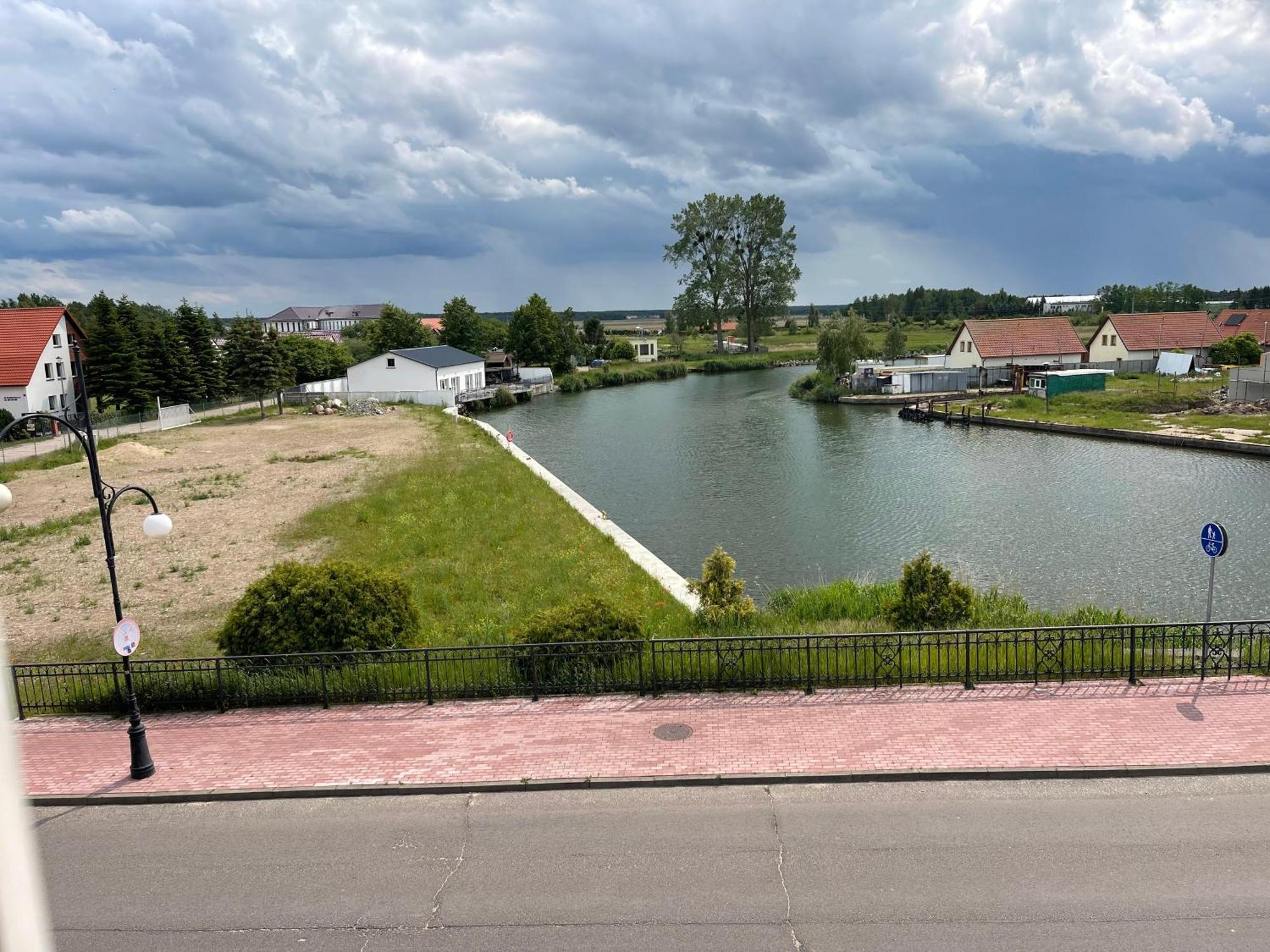 Pod Papugami - Komfortowe Pokoje Z Widokiem Na Rzeke Leba Exterior photo